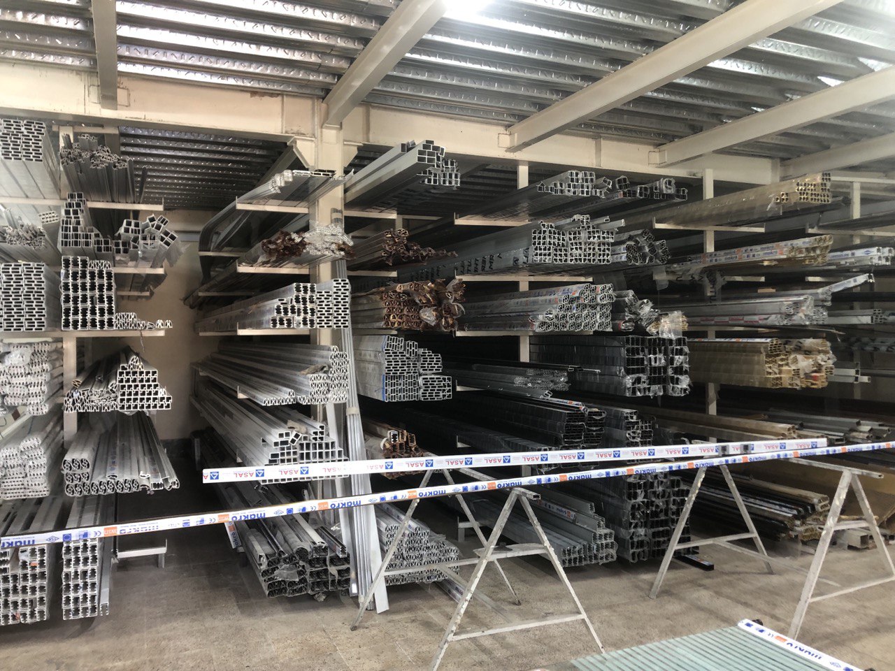 نصب و اجرای جام بالکنی شیشه ای